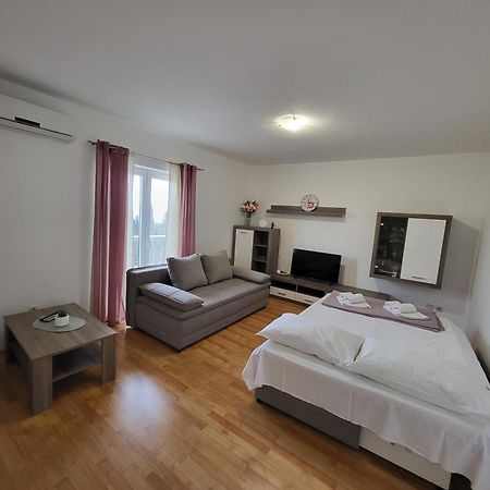 Apartmani Goga Стариград-Паклениця Екстер'єр фото