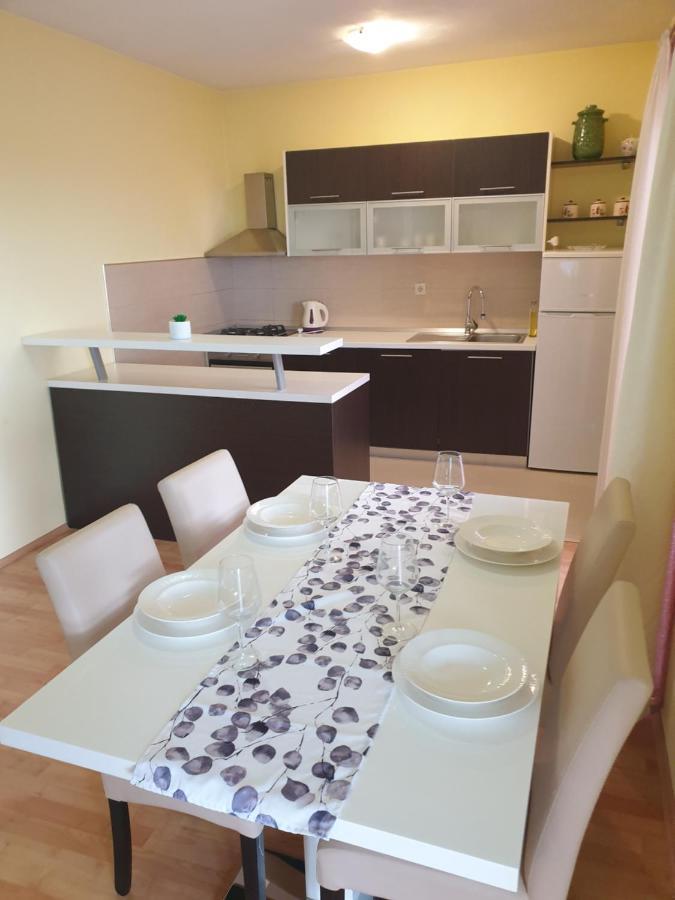 Apartmani Goga Стариград-Паклениця Екстер'єр фото