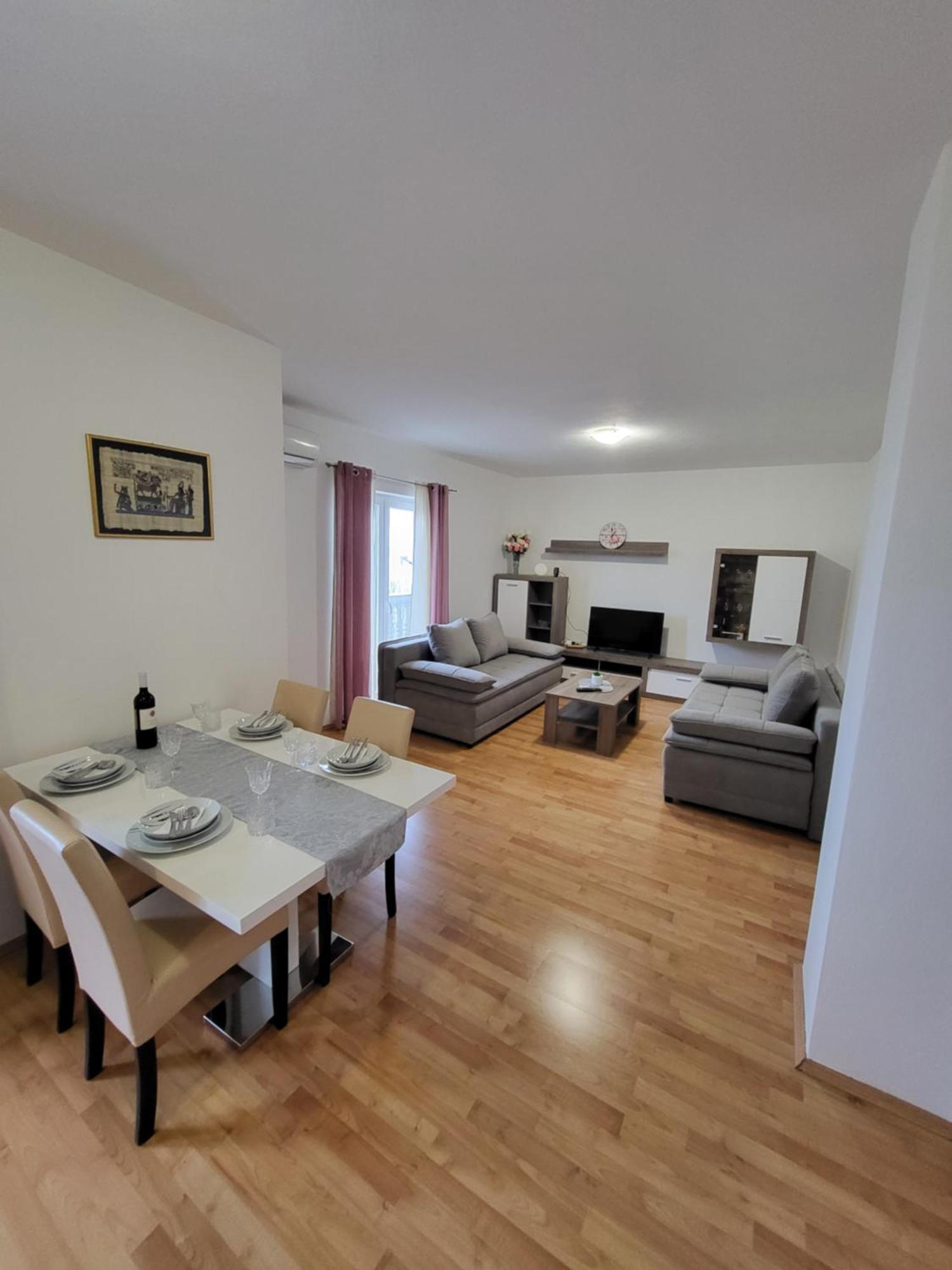 Apartmani Goga Стариград-Паклениця Екстер'єр фото